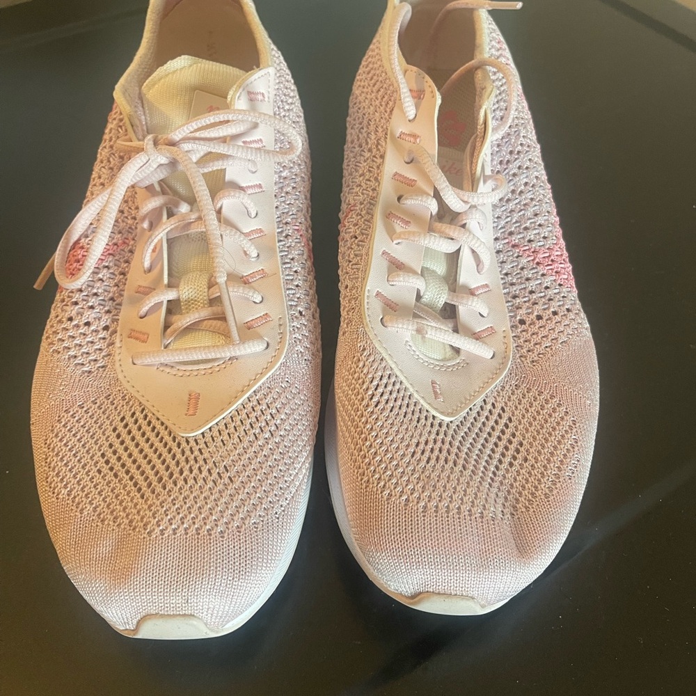 NEW Stylish Women's Pink Mesh Sneakers